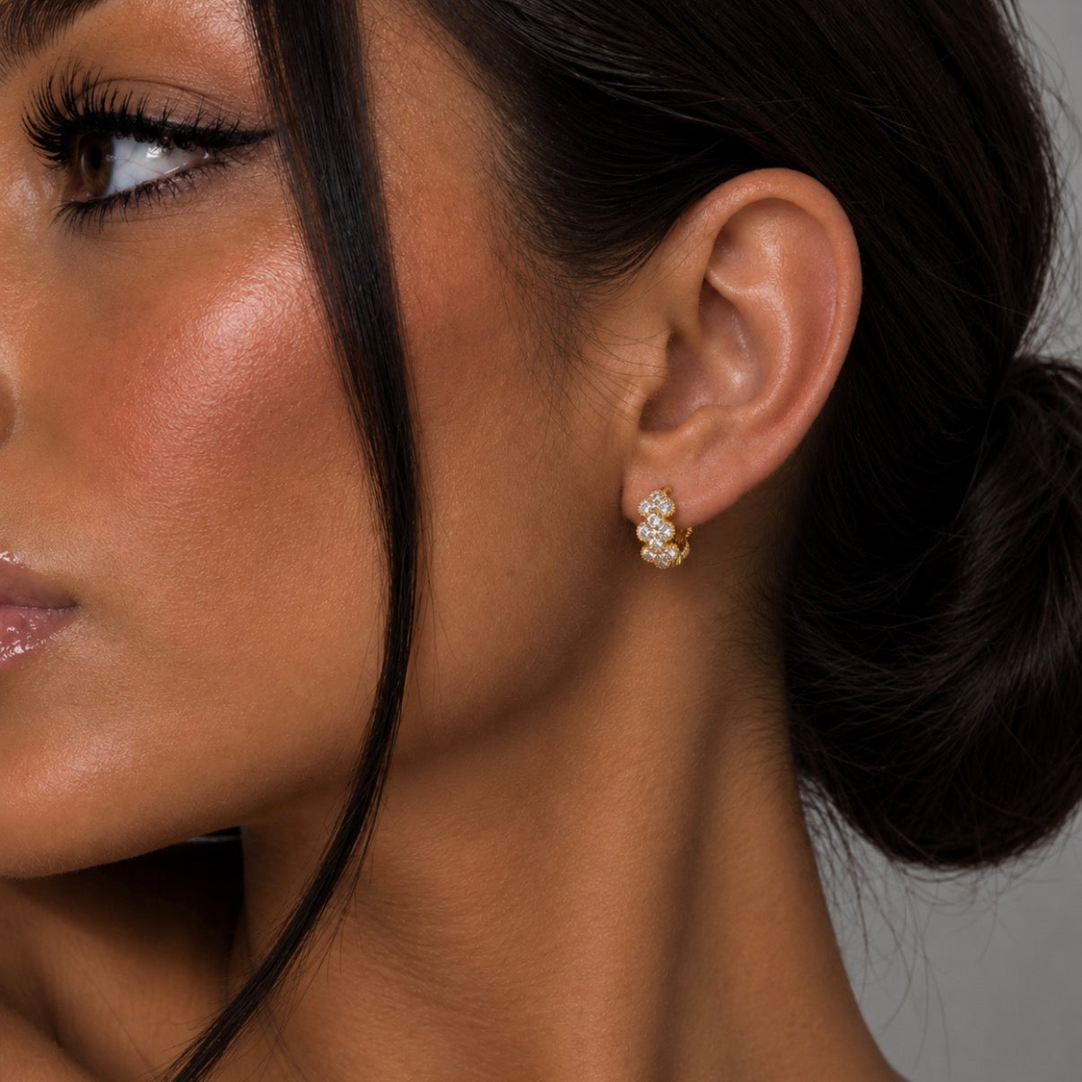 Marbéll Fleur Crystal Hoops – Gold