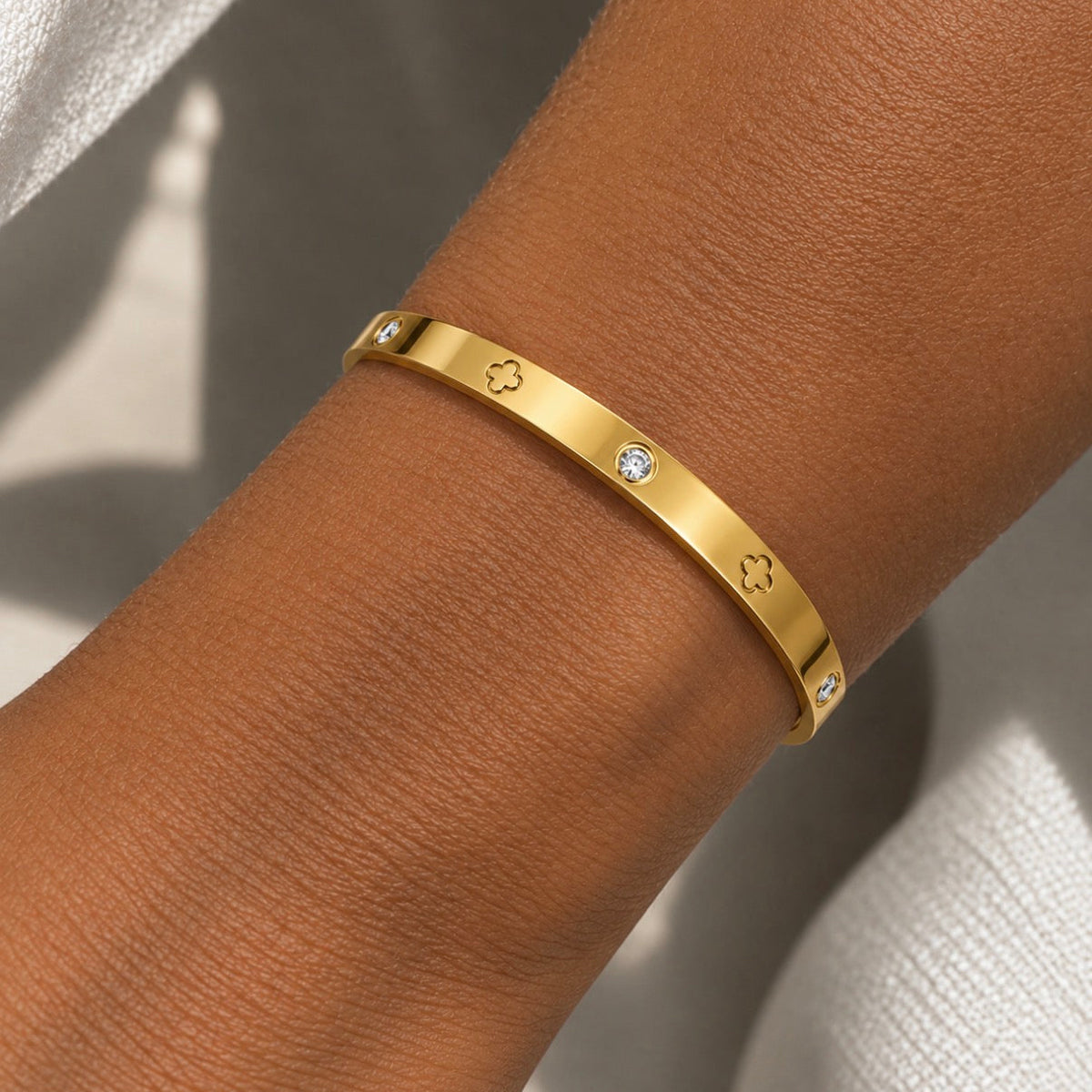 Fleur Crystal Armreif – Gold