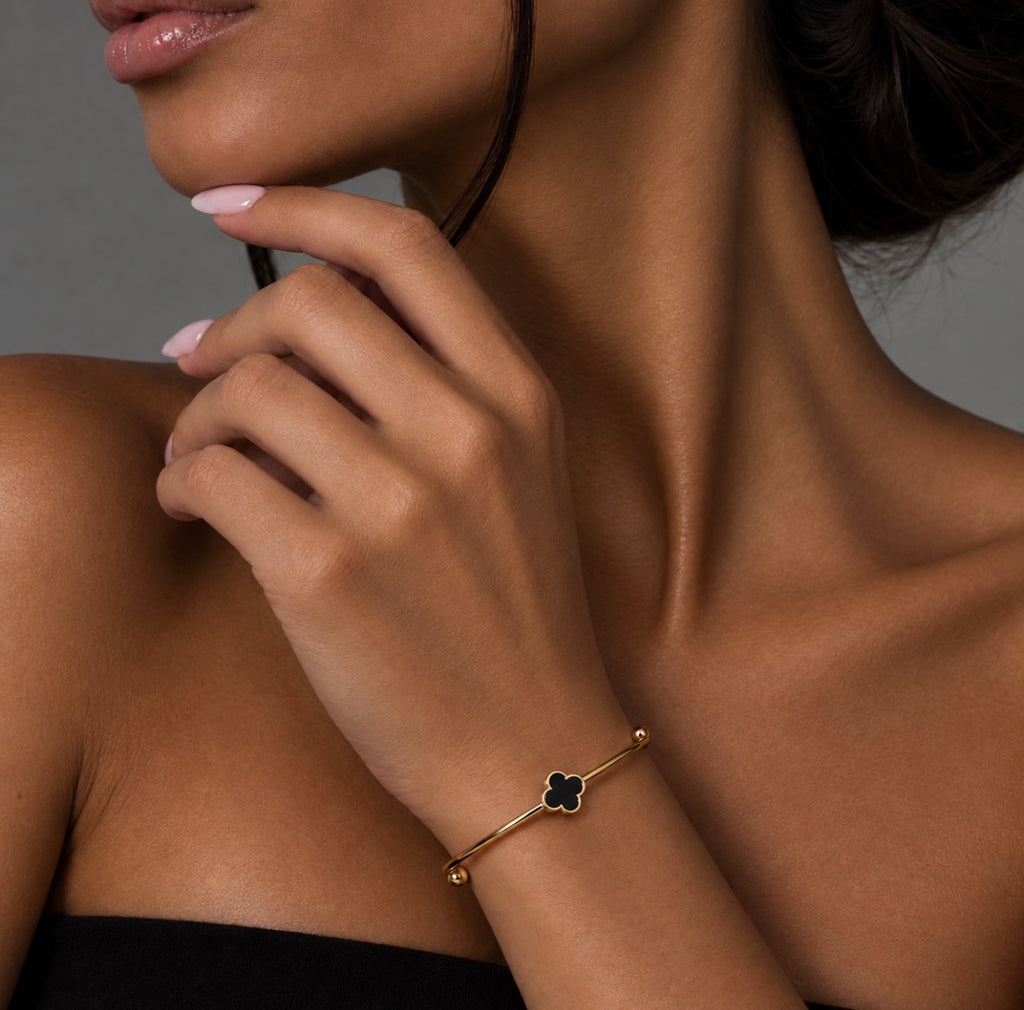Noir Clover Armreif – Gold